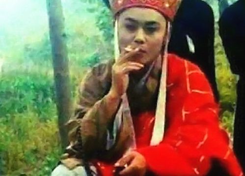 你没见过的片场花絮,唐僧抽烟我忍了,胡歌兰花指忍了,杨紫没忍住