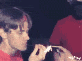 搞笑gif神评当新郎回过头,看表情不是装的