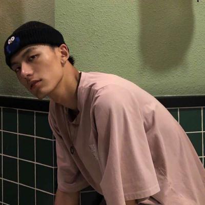 帅气霸气男生头像,男人其实很脆弱有的时候