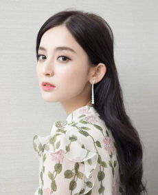 从这些女明星接发来看,古力娜扎和吴昕谁更美