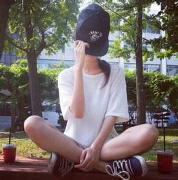 女闺蜜qq下半身盘腿头像