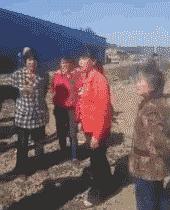 七十岁爷爷为了亲姑十五年前欠了不还的两千块钱骂我妈去si