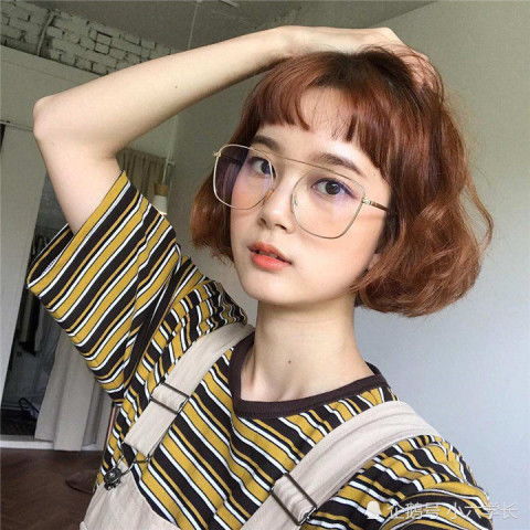 女孩头像卡通剪短发