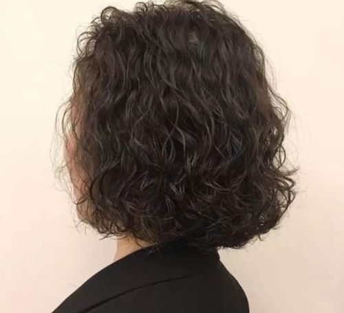 女人过了40岁,要避开这几种发型,让大家老了也有女神范儿