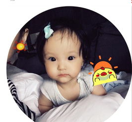 欧弟女儿早起被拍表情懵莲藕臂十分抢镜
