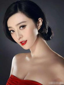 十几年前双冰和成龙同台,表情耐人寻味,大家更磕谁的颜
