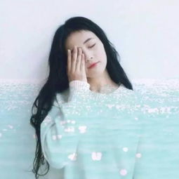分手后女生换了这张图片什么心里
