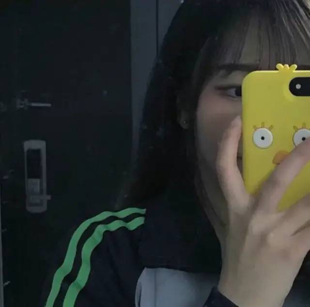 自拍卡通头像女生怪诞