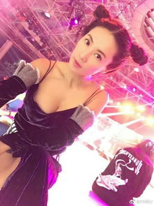 动图50岁健身女神坚持锻炼双峰坚挺貌美似少女