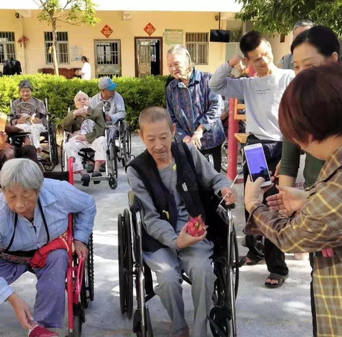 关爱老人情暖社会康桥1209到福禄寿敬老院举行慰问活动