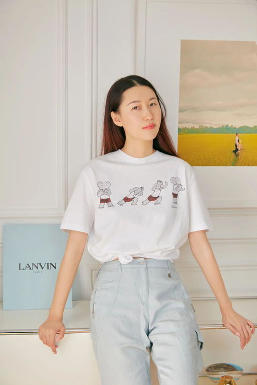 重返儿时的沙丘杨幂周雨彤欧阳娜娜王一博陈立农如何挑选卡通印花t恤单品