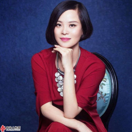 一个从封面杂志里走出来的优雅女神