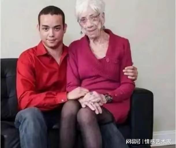 23岁小伙娶91岁老太太,婚后生活幸福,这到底是不是真爱