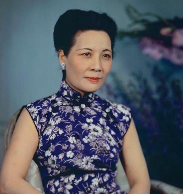 民国时期著名的一个女子宋美龄,为什么到三十岁才嫁给蒋介石