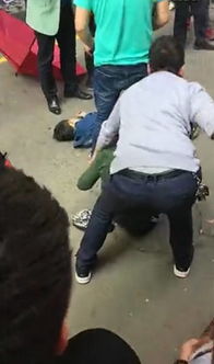 男孩模仿动画片情节撑伞跳楼送院救治现已脱离生命危险