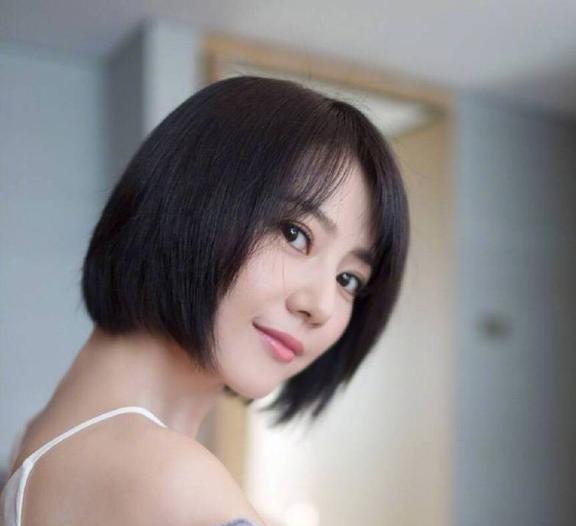 三四十岁的女人留短发,尽量别犯这3个错误否则俗气还显老