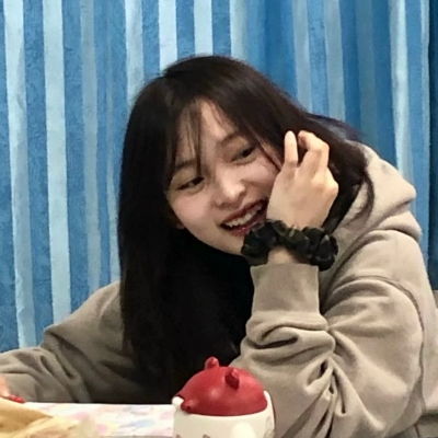 无风格女头丨你冷落我的时候又在捂热谁