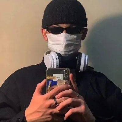 情侣头像卡通真人男生