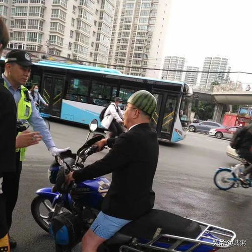 怎样搭讪这个女孩显得比较成熟