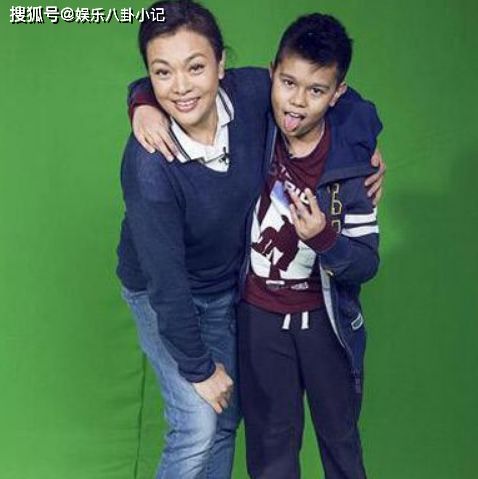 因巩俐被张艺谋辞退,后因罢演惨遭封杀,35岁再婚嫁老外富豪