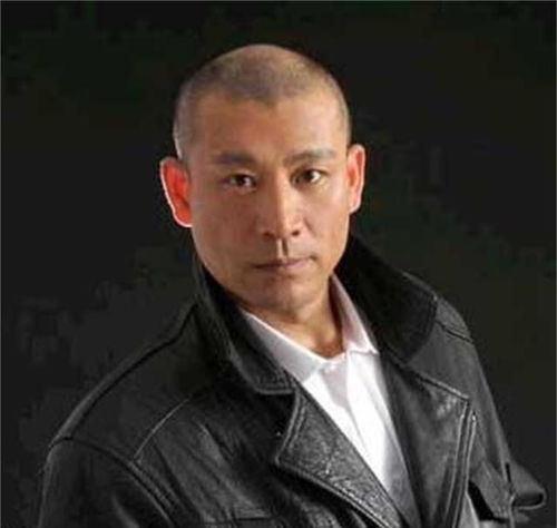 她的父母是聋哑人,嫁给大9岁丈夫丁克16年,41岁却选择生子
