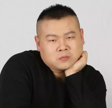 范丞丞爆笑斗图,借用自己的脸对手却是小岳岳斗图斗到互关