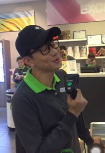 跑男第一期杭州路透鹿晗牵猩猩林俊杰现场飙歌