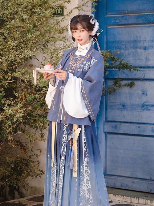 黄黑皮女生该怎么选汉服尽量避开这3种颜色,不然显黑又显丑