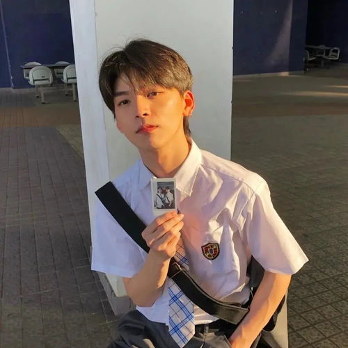 清新多样的男生头像
