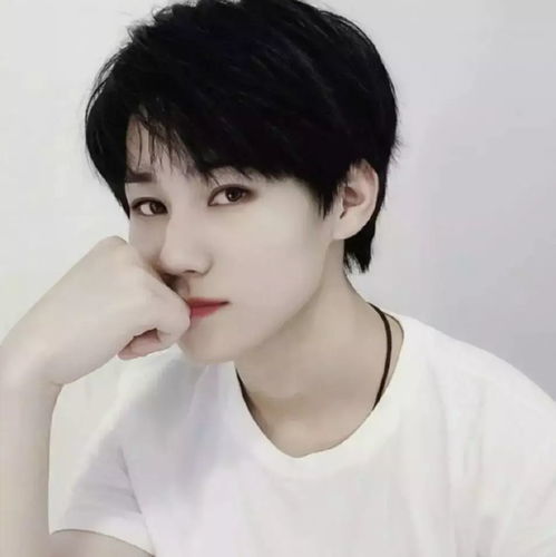 大姐们可不可以推荐给我时代少年团出圈照片或表情包啊