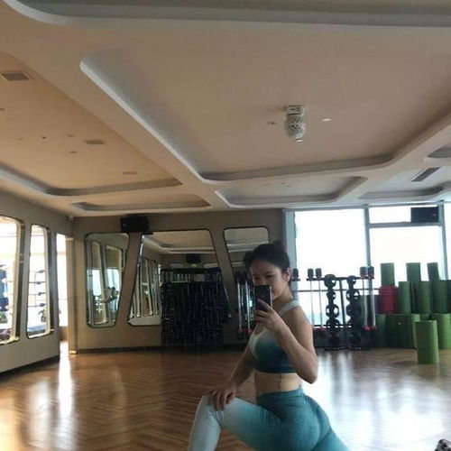健身瑜伽15年,50岁的她身材火辣完爆19岁少女