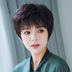 女人40岁后别乱烫头,弄错了显老气,这8种发型显年轻还好打理