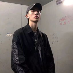 头像走过路过留下一首近日单曲循环吧