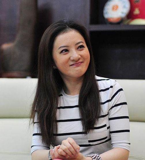8岁被琼瑶看中一炮而红,撒贝宁曾暗恋她20年,如今40岁依旧单身