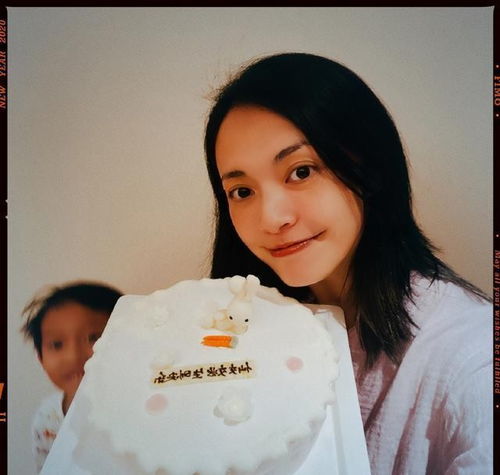 姚晨过18岁生日,儿子小土豆罕曝光,曾被吐槽与老公不般配