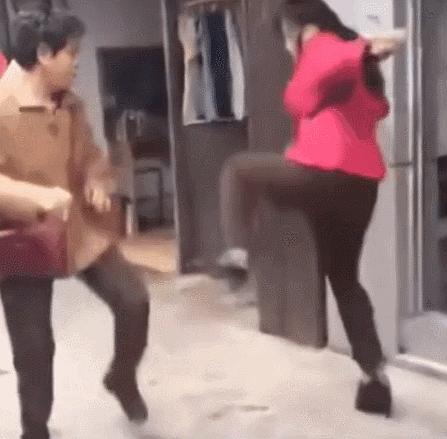 我好喜欢看大妈们打架