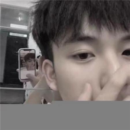 干净男生头像真人,充满迷人帅气的气质