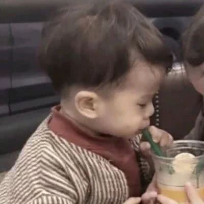 情侣头像可爱小孩一对萌萌哒情侣头像萌系小孩一男一女