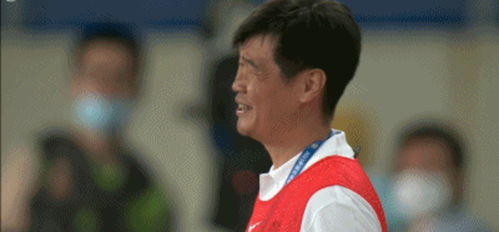 李霄鹏的表情包来了球迷你怎能笑得出来