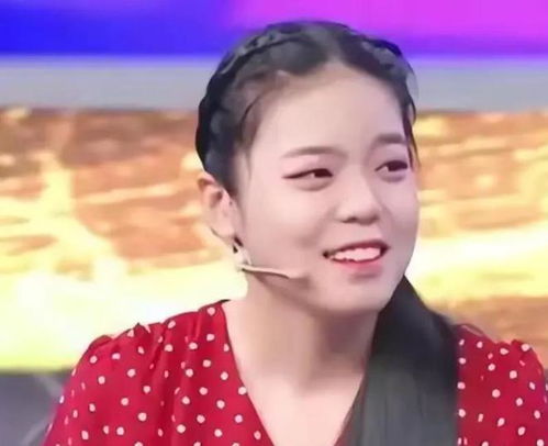 辽宁男子捡云朵女孩,19年后,女孩7幅画卖4.58万,被请上央视