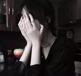 最美的句子偶尔对自己好些,偷个小懒,抽点小疯,花点小钱