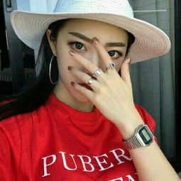 红衣美女丸子头