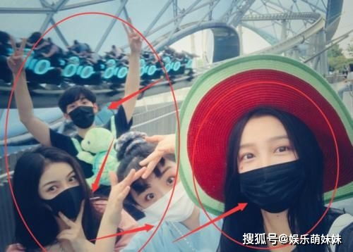 鞠婧祎迪士尼不戴口罩被骂后,谁注意到了关晓彤求生欲太强