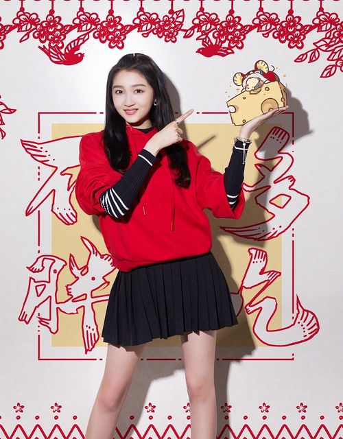 关晓彤身材真绝了卫衣搭短裙青春活力,筷子腿也忒好看了吧