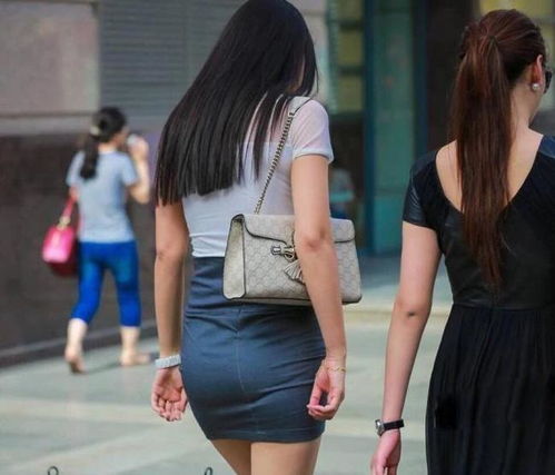 摄影少妇穿如此时髦的衣服出去玩,老公不会不开心吗