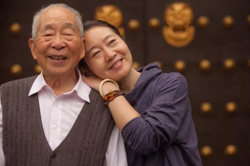 年少不知父母恩半生糊涂半生人的意思