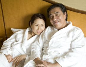 60岁老汗,讨3个老婆,不嫌多,原来它