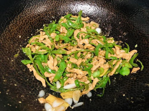 青椒炒肉丝,先炒青椒还是先炒肉很多人没搞明白,难怪不好吃