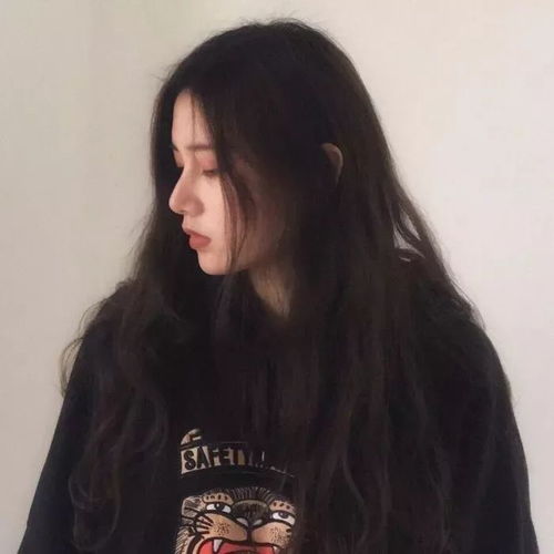 女生头像如目无别人