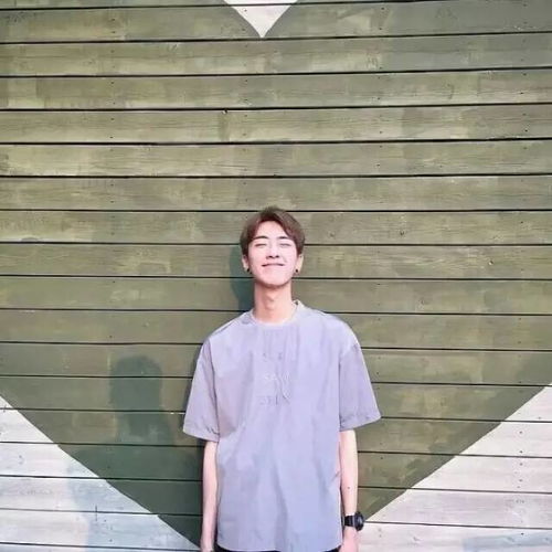 同学买到了一双假鞋,哈哈哈哈看着笑死了